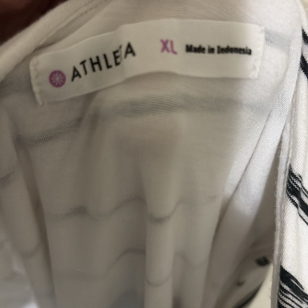 Athleta XL body con dress.Black and white. Side ruching adds to the flatter!‎ - Picture 8 of 8